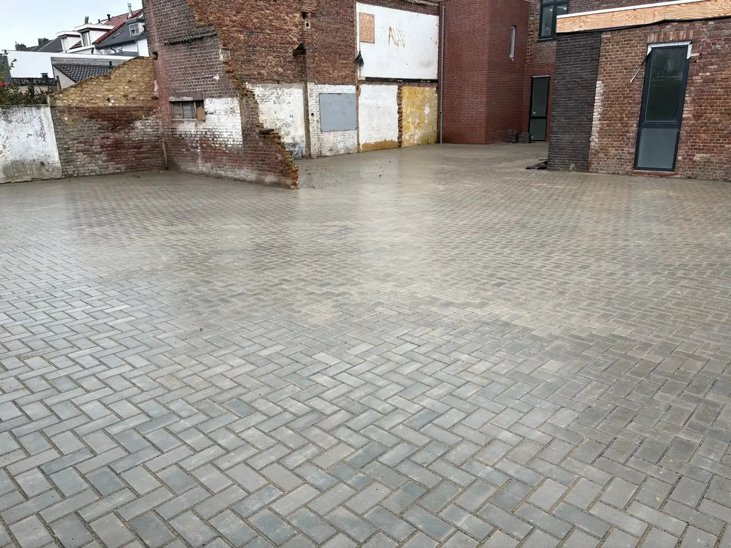 Bestrate binnenplaats, Tuinbazen