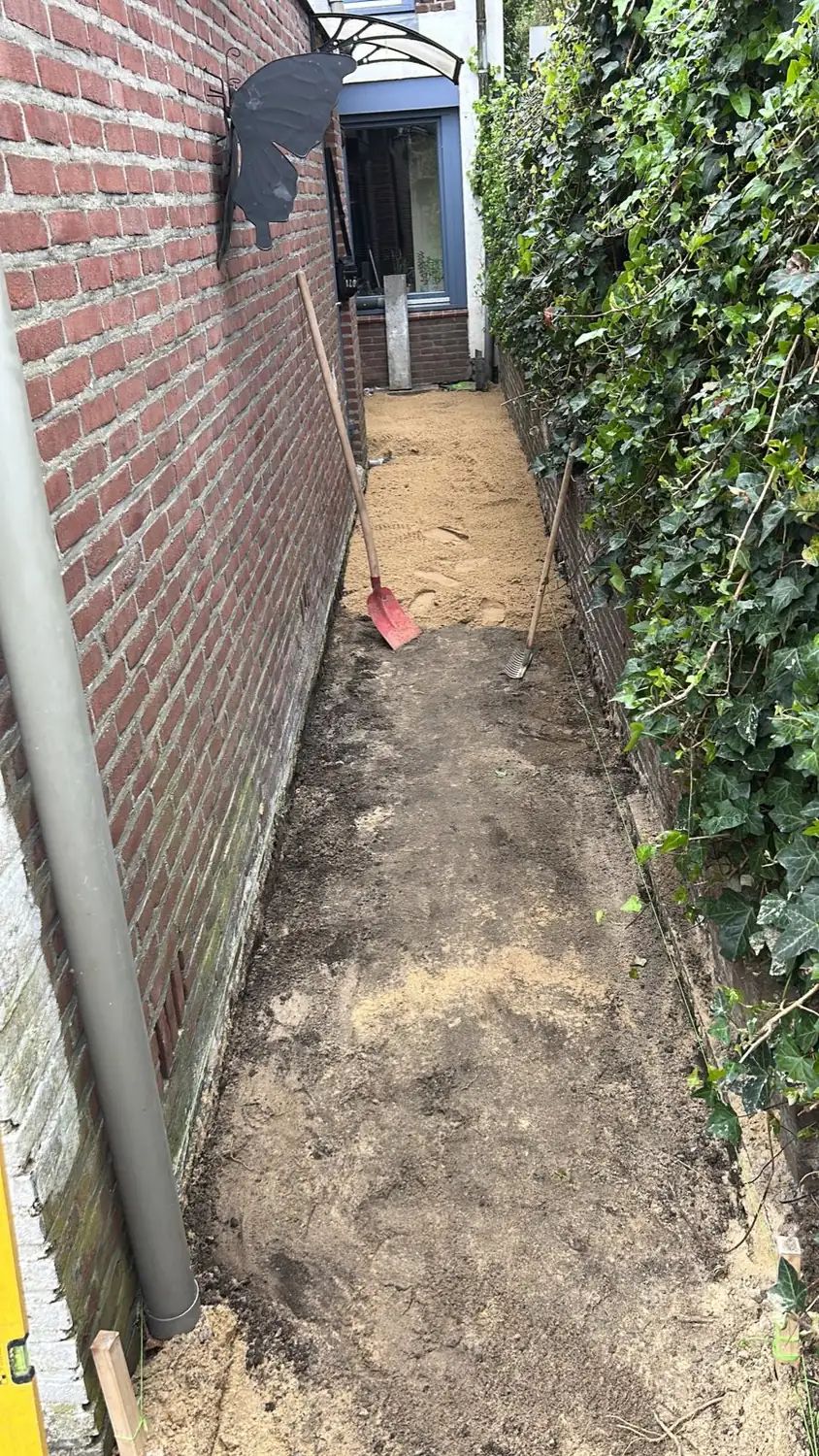 Tuinpad in aanleg, Tuinbazen