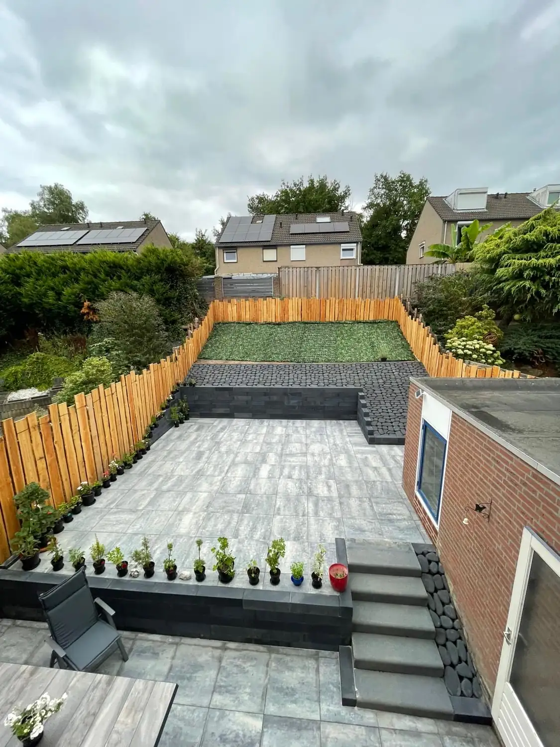 Complete tuinrenovatie met terras door Tuinbazen