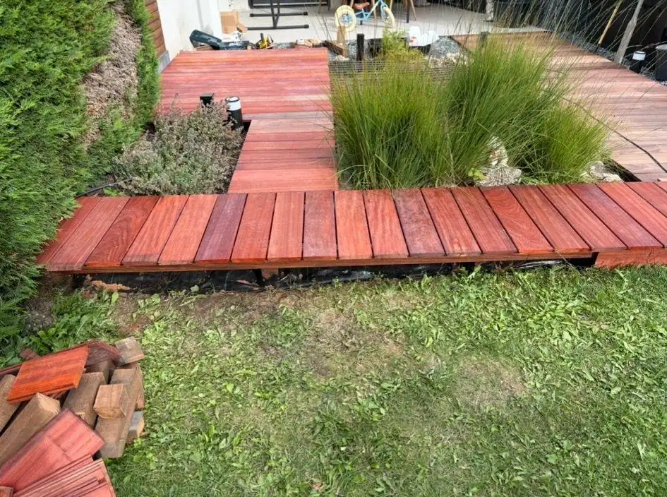 Vlonder aangelegd door Tuinbazen